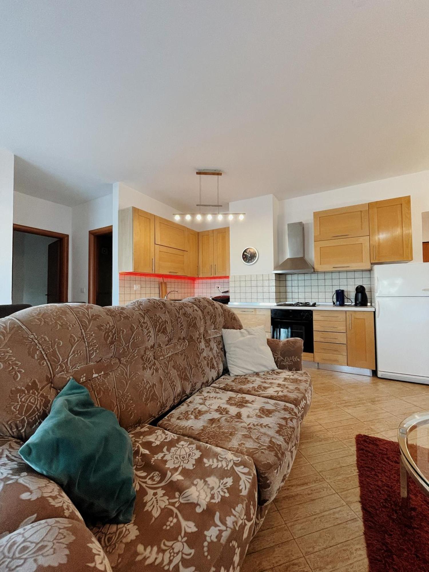 Lovely Apartment تيرانا المظهر الخارجي الصورة