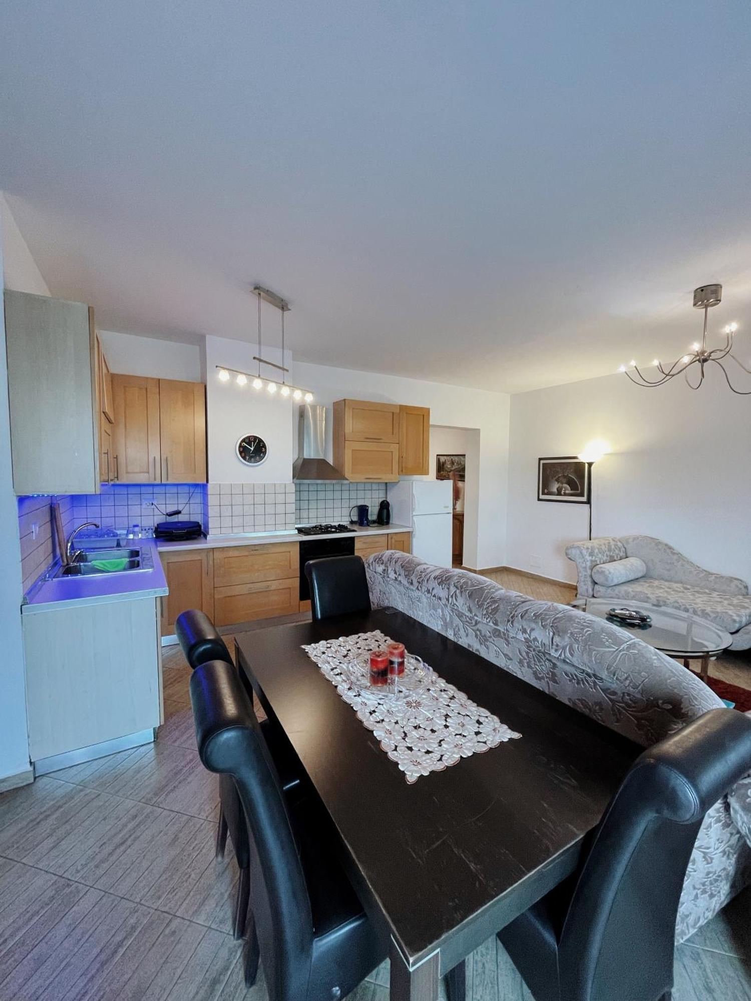 Lovely Apartment تيرانا المظهر الخارجي الصورة