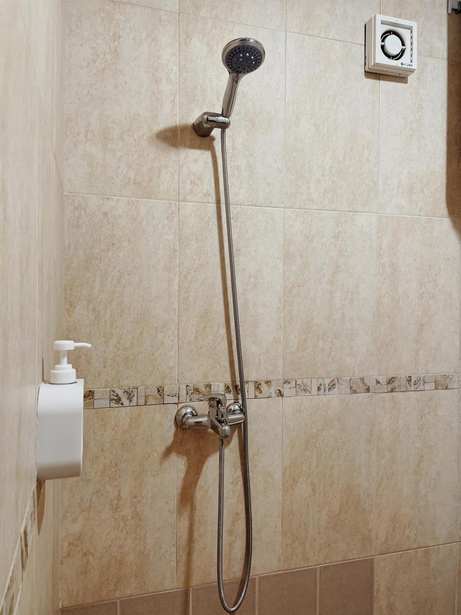 Lovely Apartment تيرانا المظهر الخارجي الصورة